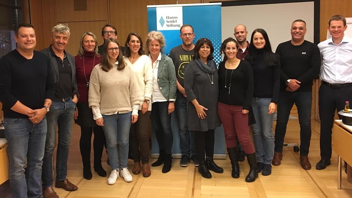 Lehrer aus Israel und Bayern im Gruppenfoto